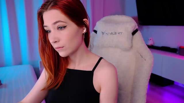 Gallery image thumbnail from JulyRedFox's myfreecams stream on, 09/13/2023, 24:14 image 1 of 20