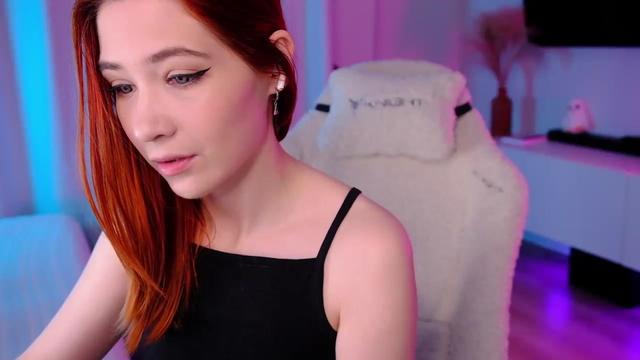 Gallery image thumbnail from JulyRedFox's myfreecams stream on, 09/13/2023, 24:14 image 9 of 20