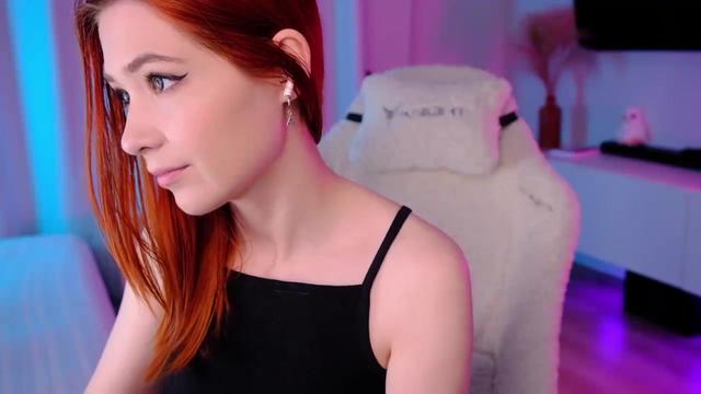 Gallery image thumbnail from JulyRedFox's myfreecams stream on, 09/13/2023, 24:14 image 8 of 20