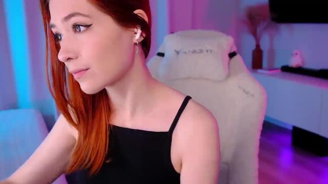 Gallery image thumbnail from JulyRedFox's myfreecams stream on, 09/13/2023, 24:14 image 7 of 20