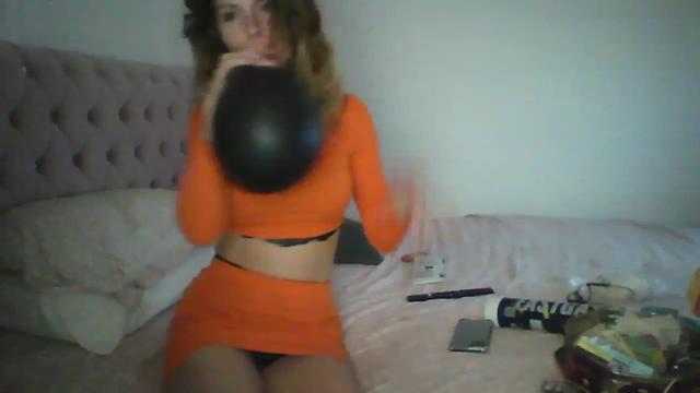 Gallery image thumbnail from KandyKettle's myfreecams stream on, 11/19/2022, 24:09 image 17 of 20