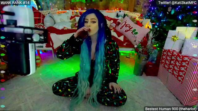 Gallery image thumbnail from Kati3Kat's myfreecams stream on, 12/25/2022, 10:17 image 6 of 20