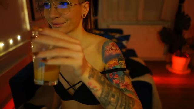 Gallery image thumbnail from Kend_dall's myfreecams stream on, 01/22/2023, 16:20 image 14 of 20