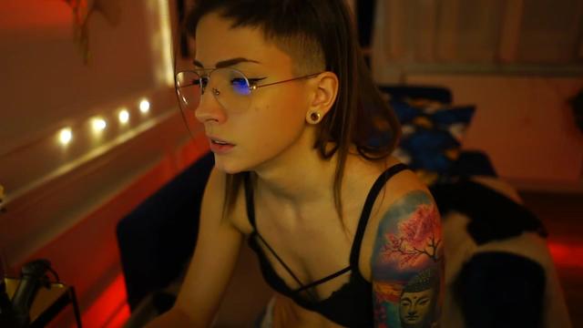 Gallery image thumbnail from Kend_dall's myfreecams stream on, 01/22/2023, 16:20 image 18 of 20