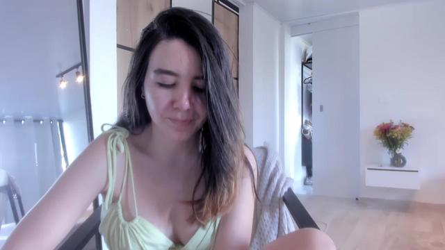 Gallery image thumbnail from LauraVega's myfreecams stream on, 03/04/2023, 20:34 image 17 of 20