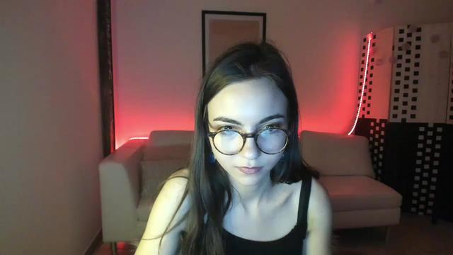 Gallery image thumbnail from Leilastar18's myfreecams stream on, 12/18/2022, 14:17 image 19 of 20