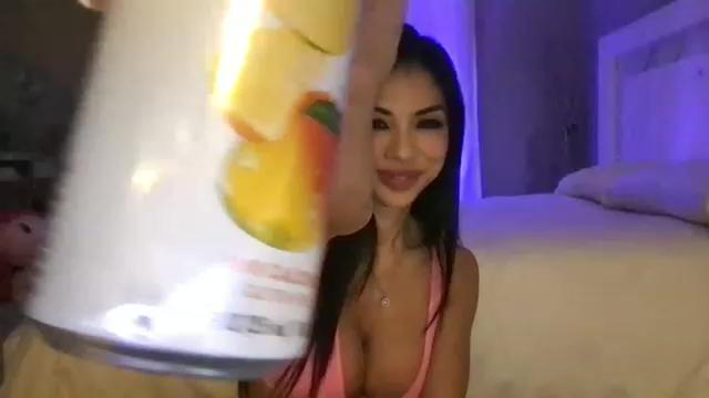 Gallery image thumbnail from LexiVixi's myfreecams stream on, 05/17/2023, 05:25 image 12 of 20
