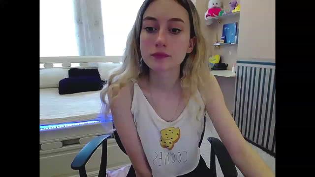Gallery image thumbnail from LinaRum__'s myfreecams stream on, 04/05/2023, 07:41 image 6 of 20