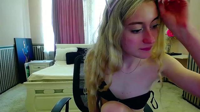 Gallery image thumbnail from LinaRum__'s myfreecams stream on, 06/17/2023, 10:03 image 3 of 20