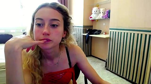 Gallery image thumbnail from LinaRum__'s myfreecams stream on, 08/23/2023, 10:56 image 3 of 20