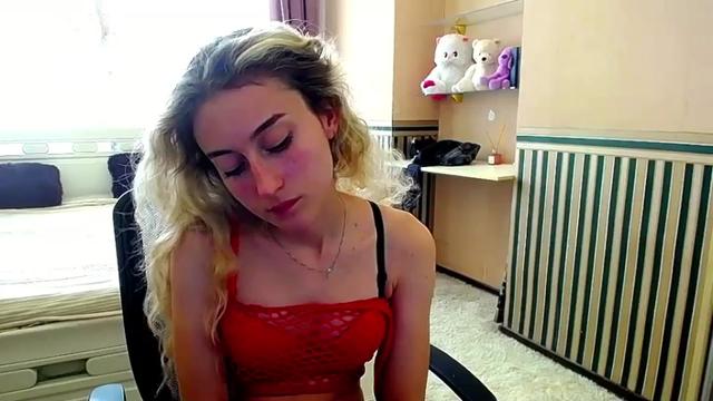 Gallery image thumbnail from LinaRum__'s myfreecams stream on, 08/23/2023, 10:56 image 13 of 20
