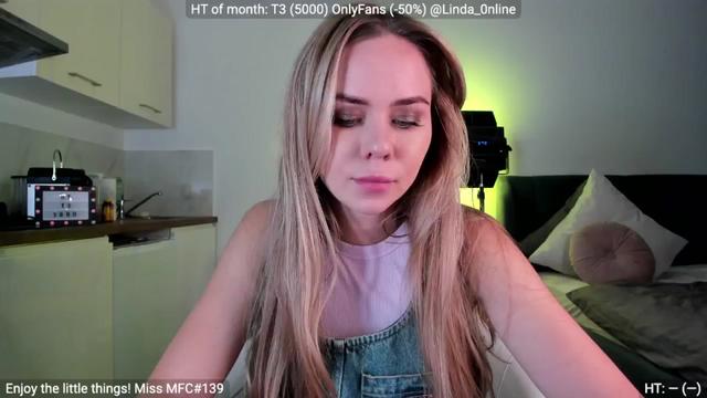 Gallery image thumbnail from Linda_0nline's myfreecams stream on, 04/22/2024, 18:14 image 6 of 20