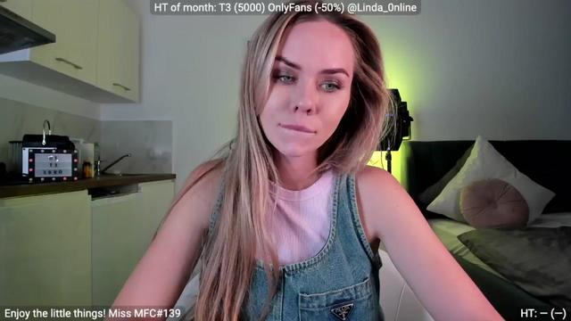 Gallery image thumbnail from Linda_0nline's myfreecams stream on, 04/22/2024, 18:14 image 1 of 20