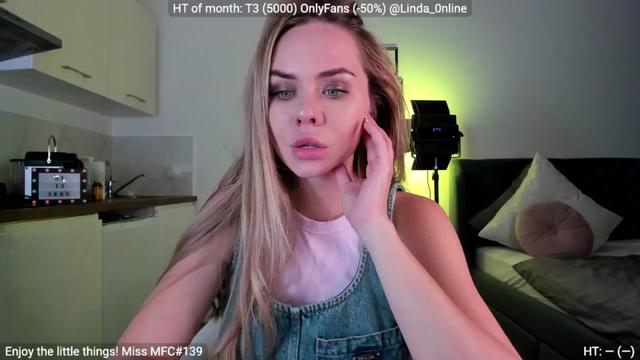Gallery image thumbnail from Linda_0nline's myfreecams stream on, 04/22/2024, 18:14 image 14 of 20