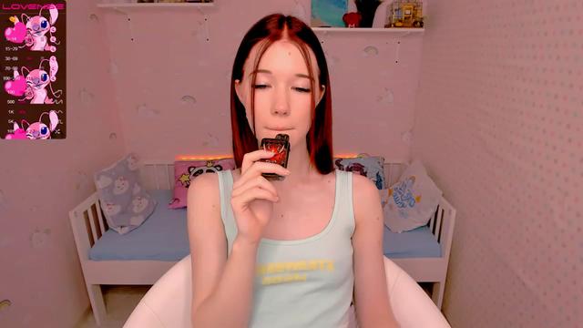 Gallery image thumbnail from Litl_Mia's myfreecams stream on, 11/17/2022, 21:42 image 19 of 20
