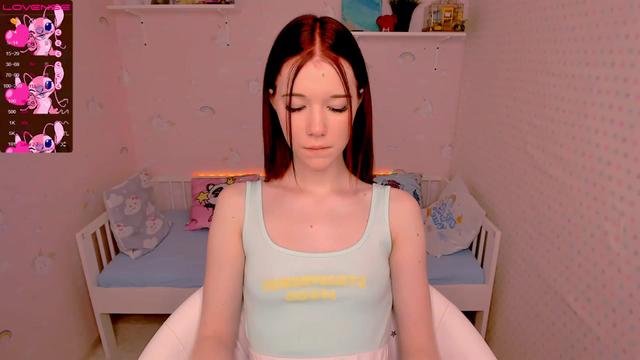 Gallery image thumbnail from Litl_Mia's myfreecams stream on, 11/17/2022, 21:42 image 10 of 20