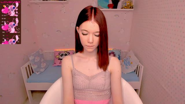 Gallery image thumbnail from Litl_Mia's myfreecams stream on, 11/18/2022, 19:36 image 6 of 20