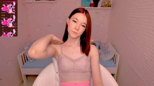 Gallery image thumbnail from Litl_Mia's myfreecams stream on, 11/18/2022, 19:36 image 14 of 20