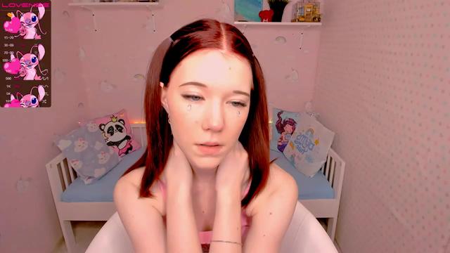 Gallery image thumbnail from Litl_Mia's myfreecams stream on, 11/19/2022, 18:24 image 19 of 20