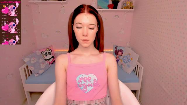Gallery image thumbnail from Litl_Mia's myfreecams stream on, 11/19/2022, 18:24 image 13 of 20