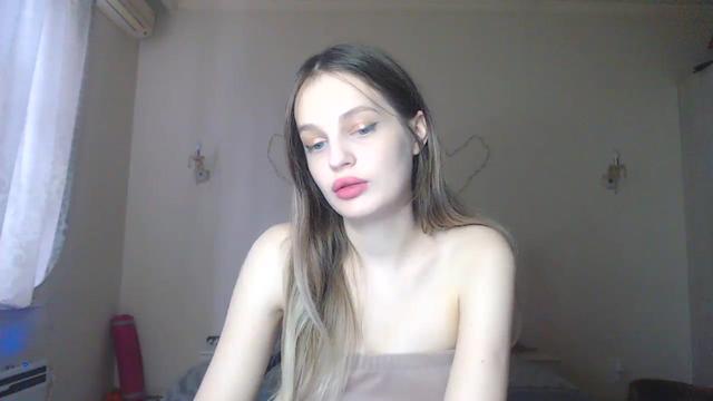 Gallery image thumbnail from Lola_vi's myfreecams stream on, 12/01/2023, 13:13 image 17 of 20