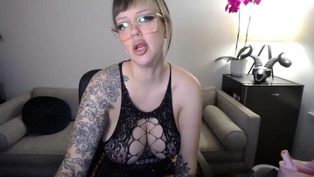 Gallery image thumbnail from LorettaRose's myfreecams stream on, 10/04/2023, 07:04 image 15 of 20