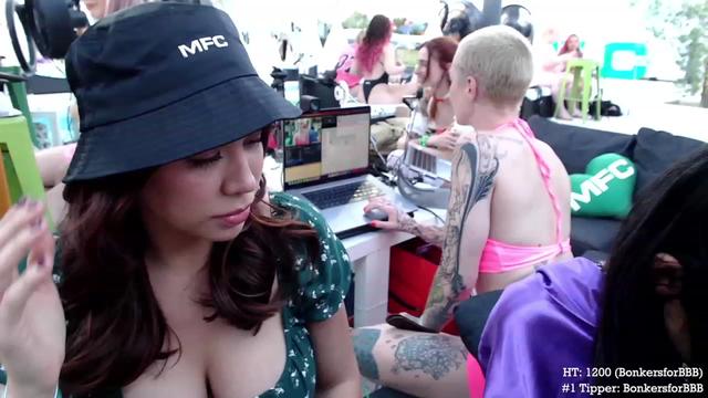 Gallery image thumbnail from Marie's myfreecams stream on, 10/11/2023, 01:03 image 8 of 20