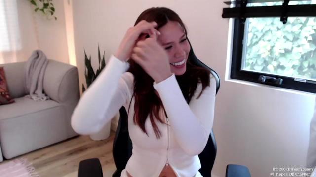 Gallery image thumbnail from Marie's myfreecams stream on, 01/26/2024, 24:56 image 9 of 20