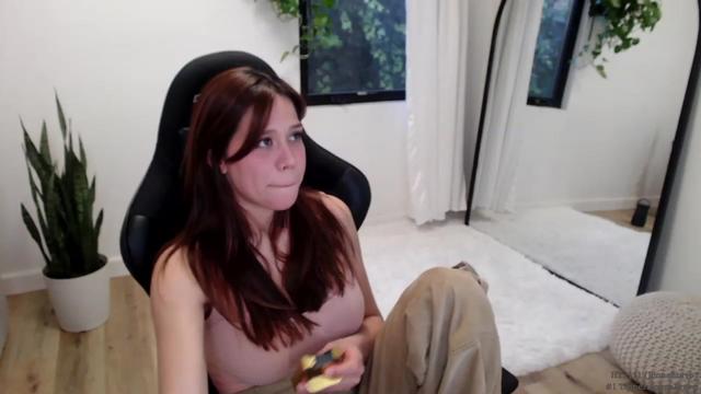 Gallery image thumbnail from Marie's myfreecams stream on, 03/06/2024, 01:54 image 9 of 20