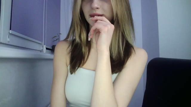 Gallery image thumbnail from MaryCoup's myfreecams stream on, 12/25/2023, 16:50 image 8 of 20