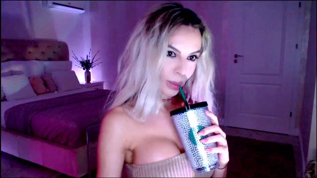 Gallery image thumbnail from Maya_Di's myfreecams stream on, 01/27/2023, 24:07 image 15 of 20