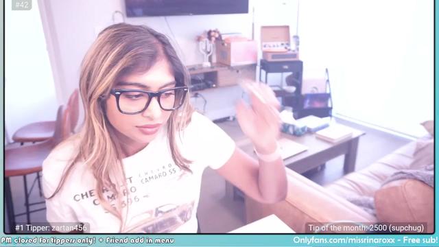 Gallery image thumbnail from Missrinaroxx's myfreecams stream on, 04/15/2024, 20:02 image 17 of 20