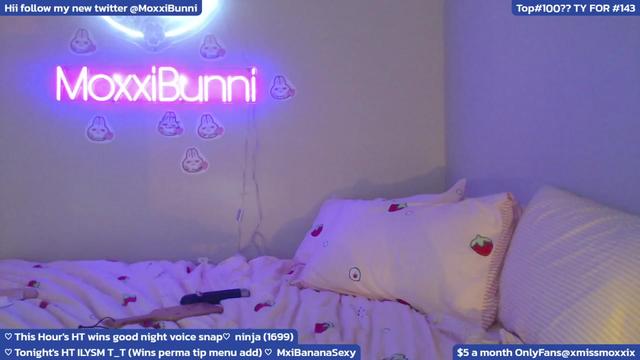 Gallery image thumbnail from MoxxiBunni's myfreecams stream on, 03/10/2024, 07:51 image 4 of 20
