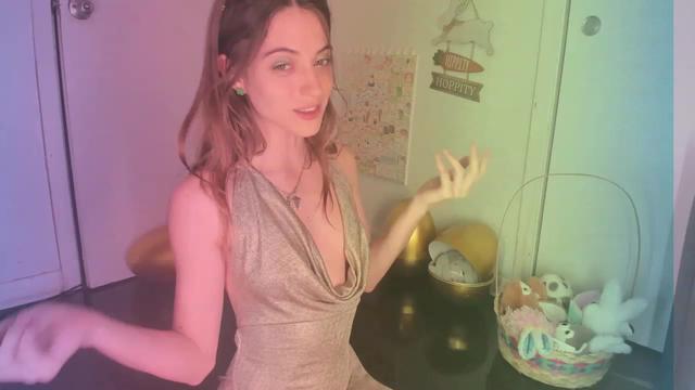Gallery image thumbnail from NaomiDee's myfreecams stream on, 03/18/2024, 24:02 image 13 of 20