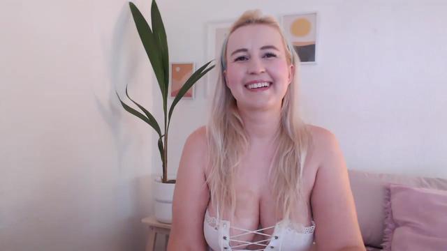 Gallery image thumbnail from NatalieMFC's myfreecams stream on, 07/17/2023, 10:11 image 20 of 20