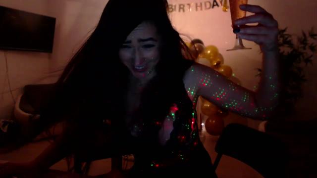 Gallery image thumbnail from PoppyNaked's myfreecams stream on, 01/17/2023, 06:12 image 16 of 20