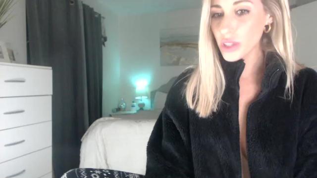 Gallery image thumbnail from Queen_bambii's myfreecams stream on, 12/22/2022, 07:40 image 20 of 20
