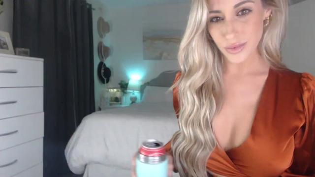 Gallery image thumbnail from Queen_bambii's myfreecams stream on, 08/06/2023, 05:21 image 4 of 20