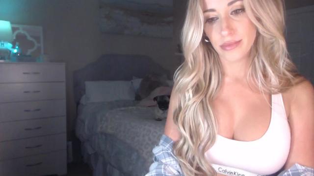 Gallery image thumbnail from Queen_bambii's myfreecams stream on, 10/05/2023, 07:28 image 3 of 20