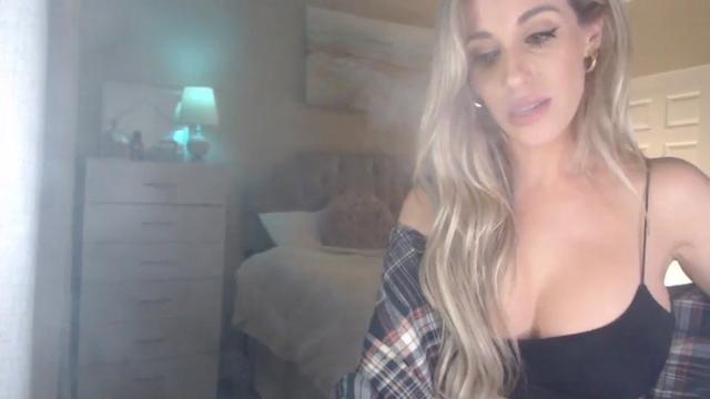 Gallery image thumbnail from Queen_bambii's myfreecams stream on, 01/23/2024, 08:24 image 7 of 20