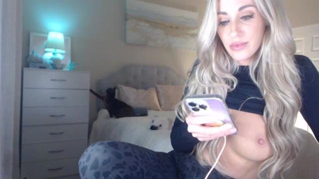 Gallery image thumbnail from Queen_bambii's myfreecams stream on, 04/18/2024, 06:16 image 7 of 20