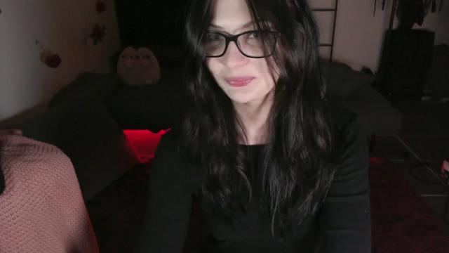 Gallery image thumbnail from RoomToAvoid's myfreecams stream on, 04/19/2024, 07:09 image 1 of 20