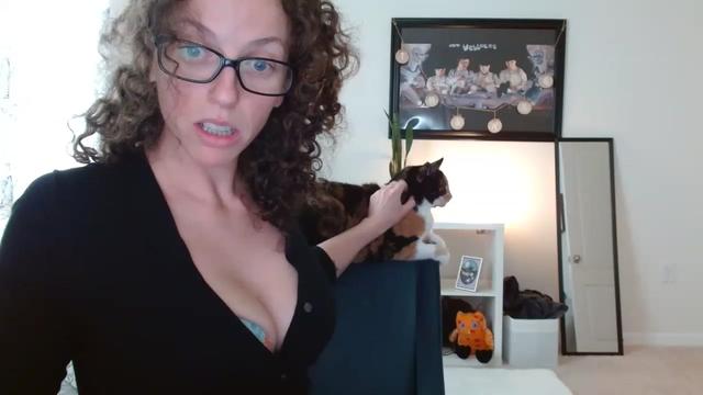 Gallery image thumbnail from Sarah_Stark's myfreecams stream on, 11/17/2022, 14:17 image 9 of 20