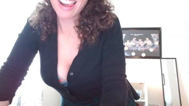 Gallery image thumbnail from Sarah_Stark's myfreecams stream on, 11/17/2022, 15:48 image 18 of 20