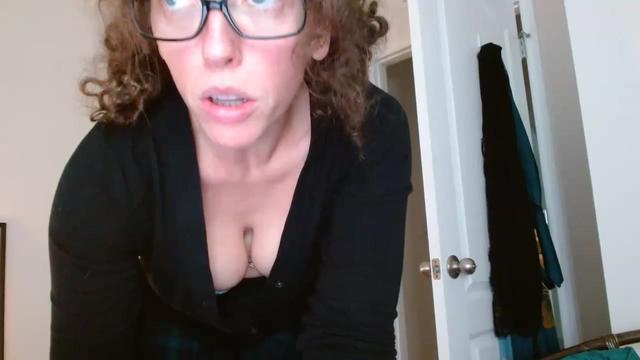 Gallery image thumbnail from Sarah_Stark's myfreecams stream on, 11/23/2022, 13:44 image 18 of 20