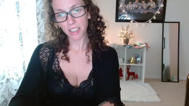 Gallery image thumbnail from Sarah_Stark's myfreecams stream on, 12/02/2022, 15:51 image 8 of 20