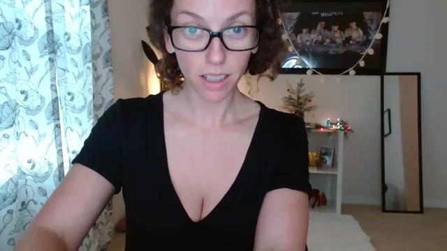 Gallery image thumbnail from Sarah_Stark's myfreecams stream on, 12/03/2022, 13:49 image 17 of 20