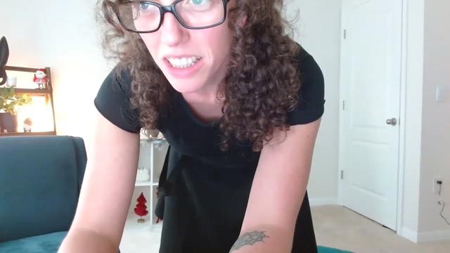 Gallery image thumbnail from Sarah_Stark's myfreecams stream on, 12/05/2022, 15:21 image 5 of 20
