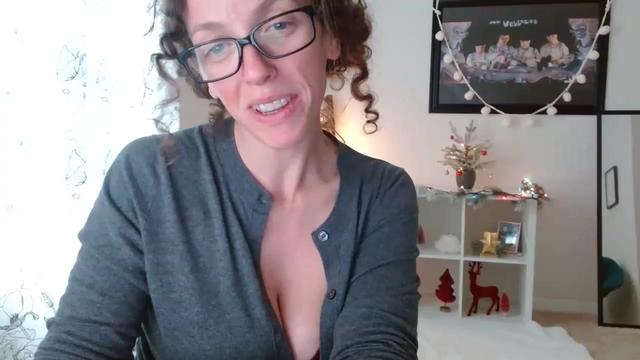 Gallery image thumbnail from Sarah_Stark's myfreecams stream on, 12/06/2022, 15:26 image 18 of 20