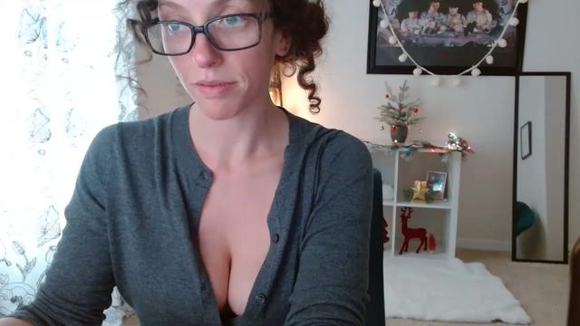 Gallery image thumbnail from Sarah_Stark's myfreecams stream on, 12/06/2022, 15:38 image 18 of 20